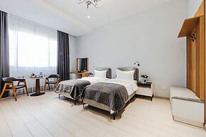 City Deluxe Apartments