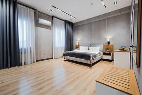 City Deluxe Apartments