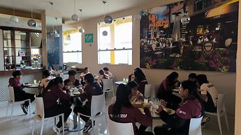 Hotel Reyna