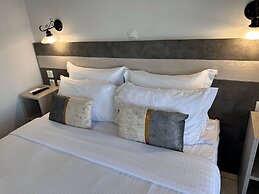 Airport Suites Michelle