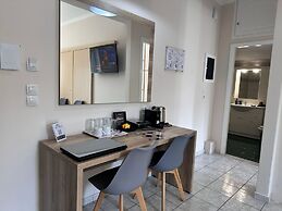 Airport Suites Michelle