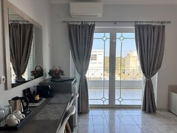 Airport Suites Michelle
