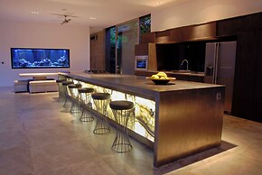 Modern 4BD Villa with Pool in Seminyak
