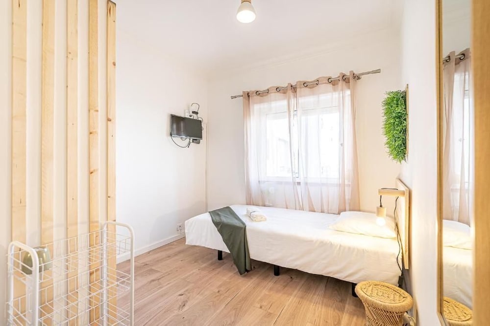 Goa Square Guesthouse by Lisbon with Sintra