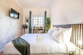 Goa Square Guesthouse by Lisbon with Sintra