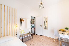 Goa Square Guesthouse by Lisbon with Sintra