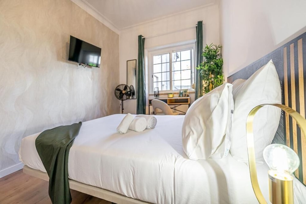 Goa Square Guesthouse by Lisbon with Sintra