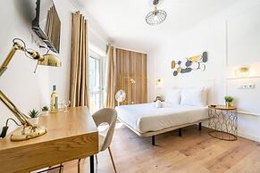 Goa Square Guesthouse by Lisbon with Sintra