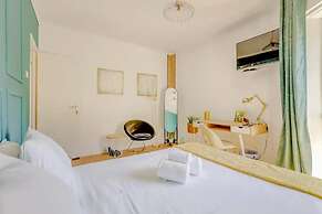Goa Square Guesthouse by Lisbon with Sintra