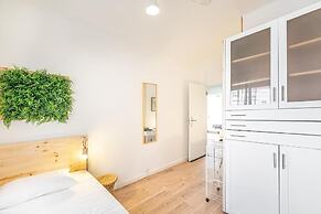Goa Square Guesthouse by Lisbon with Sintra