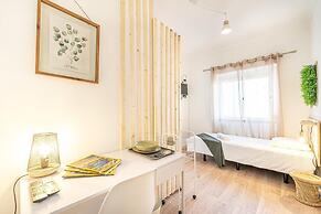 Goa Square Guesthouse by Lisbon with Sintra