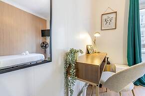 Goa Square Guesthouse by Lisbon with Sintra