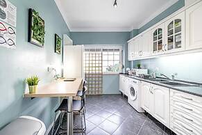 Goa Square Guesthouse by Lisbon with Sintra