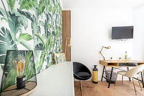 Goa Square Guesthouse by Lisbon with Sintra