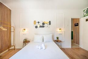 Goa Square Guesthouse by Lisbon with Sintra