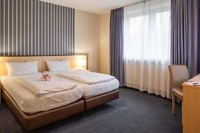 Astoria City Resort by Mayburgh