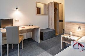 Astoria City Resort by Mayburgh