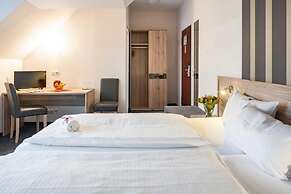 Astoria City Resort by Mayburgh