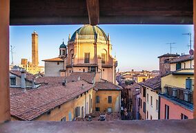 Urbanicooh Azzoguidi Torre Asinelli View