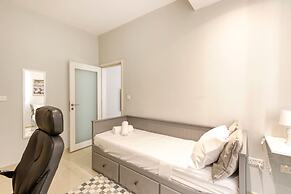 Central Msida Apartment Workspace Wi-fi A C