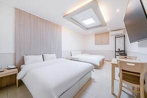 JM HOTEL