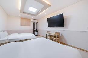 JM HOTEL