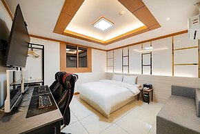 JM HOTEL