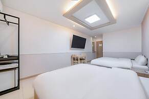 JM HOTEL
