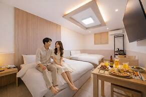 JM HOTEL