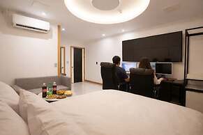 JM HOTEL