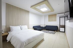 JM HOTEL