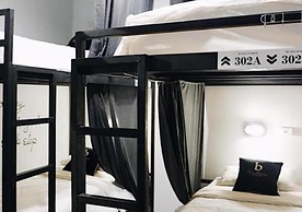 BLOOMZ HOSTEL
