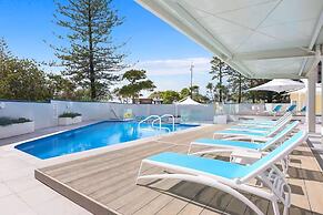 Beachfront Bliss in Surfers Paradise