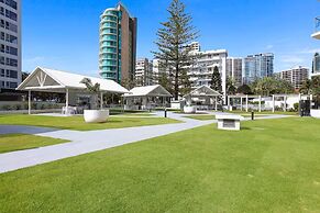 Beachfront Bliss in Surfers Paradise