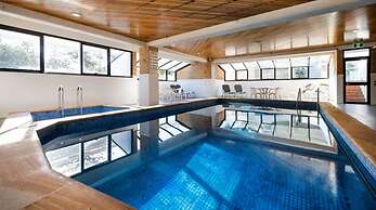 Beachfront Bliss in Surfers Paradise