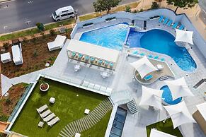 Beachfront Bliss in Surfers Paradise
