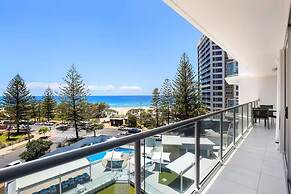 Beachfront Bliss in Surfers Paradise