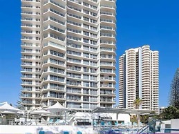 Beachfront Bliss in Surfers Paradise
