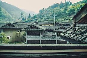 Tsingpu Tulou Retreat