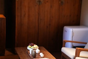 Tsingpu Tulou Retreat