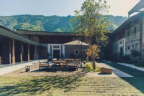 Tsingpu Tulou Retreat