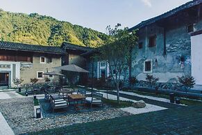 Tsingpu Tulou Retreat