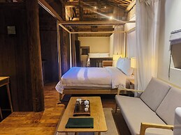 Tsingpu Tulou Retreat