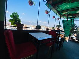 Three Peaks Inn