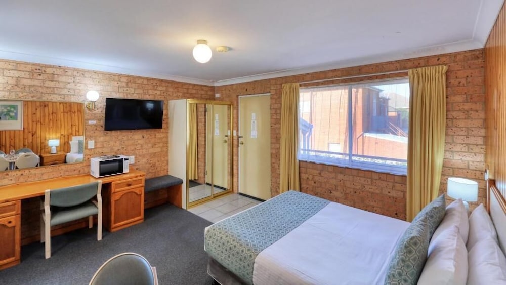 BLUE DIAMOND MOTOR INN