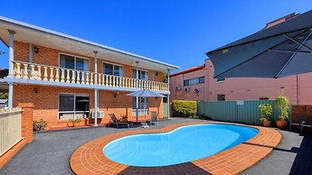 BLUE DIAMOND MOTOR INN