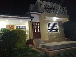 Maya's Guest House