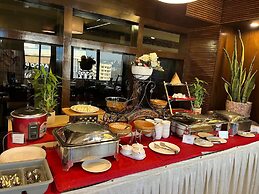 Hotel Hemaadri Grand