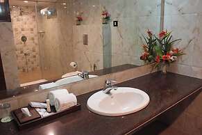 Hotel Hemaadri Grand