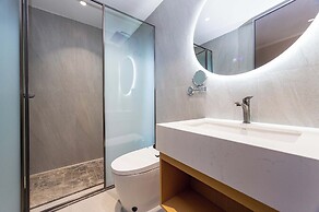 Shiershan Yuntang Hotel